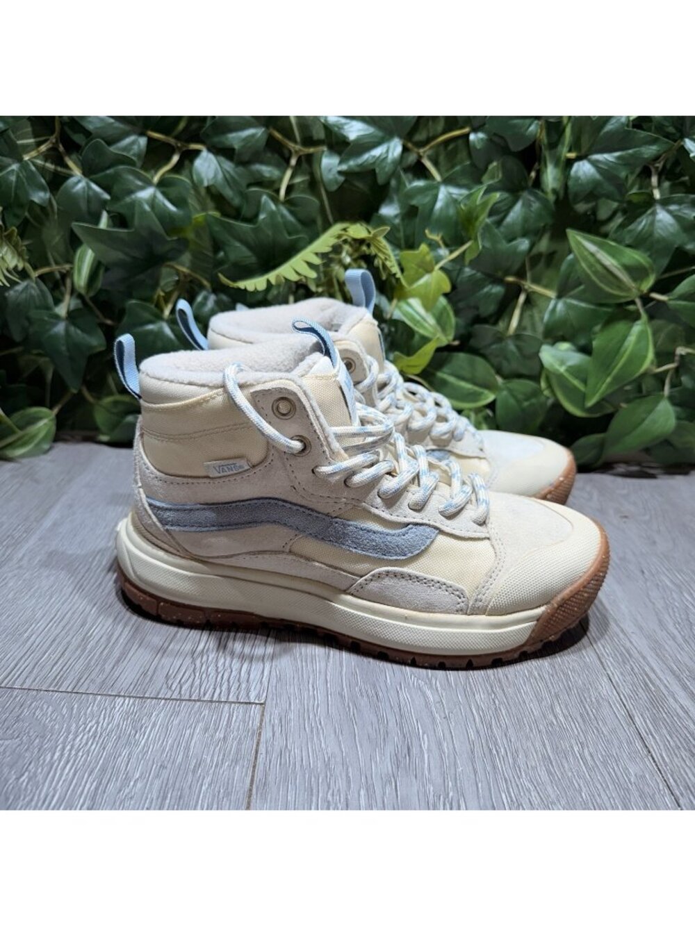 Vans Womens UltraRange EXO Hi MTE Vintage White/Blue Shoes Size 5 VN0A5KS570U1